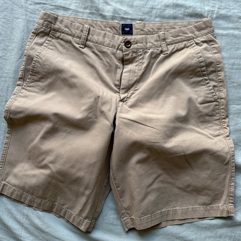 GAP shorts beige brown high school boys Size 34